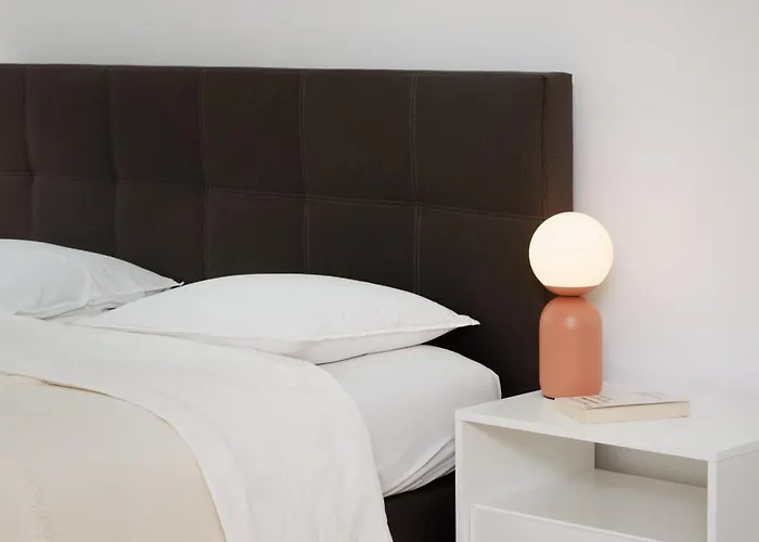 Apartman Cozy, Stylish And Renovated Duplex In A Quiet Area And 15 Min To Center Bécs
