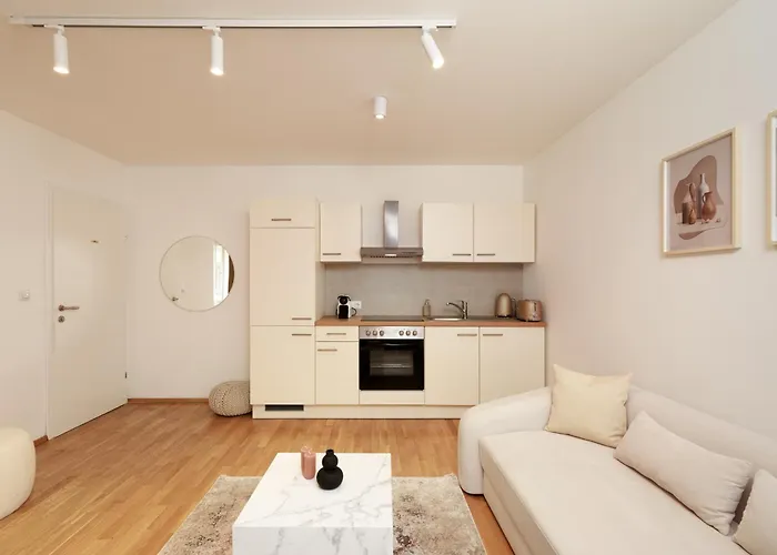 Cozy, Stylish And Renovated Duplex In A Quiet Area And 15 Min To Center